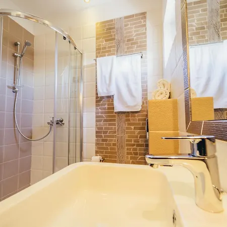 το σπίτι της σοφίας 4*