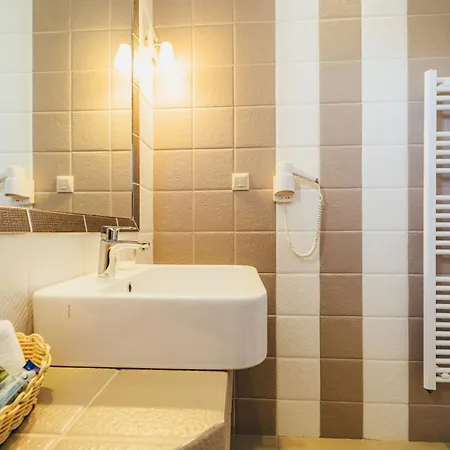 To Spiti Tis Sofias Kastoria