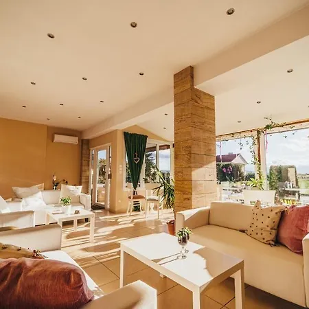 το σπίτι της σοφίας Πανσιόν Καστοριά