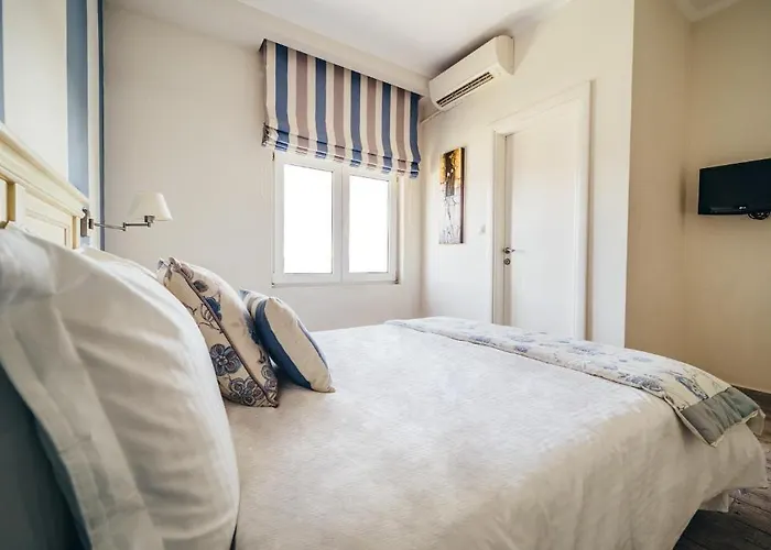 To Spiti Tis Sofias 4*