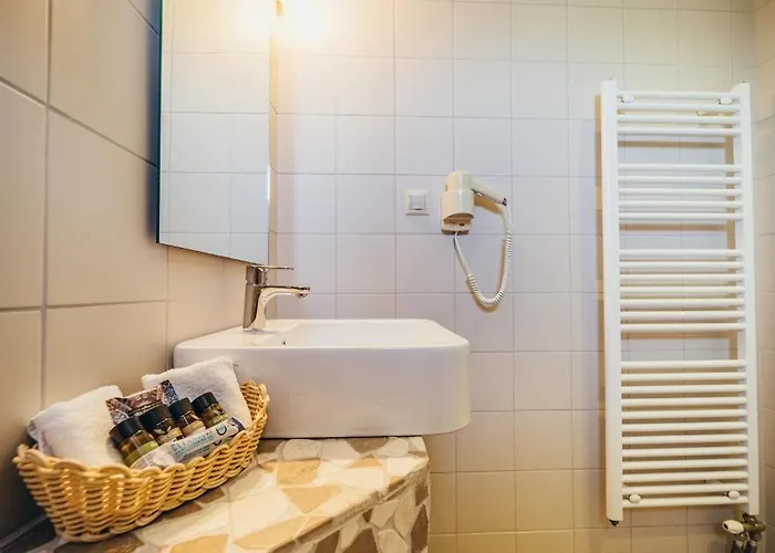 To Spiti Tis Sofias Kastoria