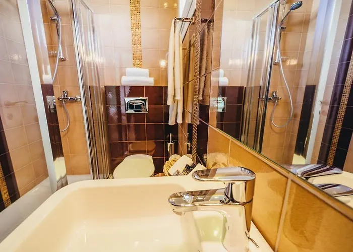 To Spiti Tis Sofias 4*